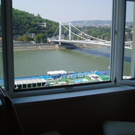 ブダペストDanube Viewアパートメント エクステリア 写真